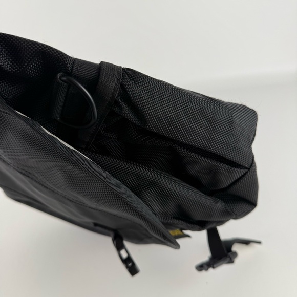 Timbuk2 Black Classic Messenger Bag - Picture 13 of 13